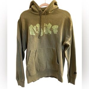 Nike Sportswear Graphic Pullover Hoodie Sweatshirt Hunter Green Mens S